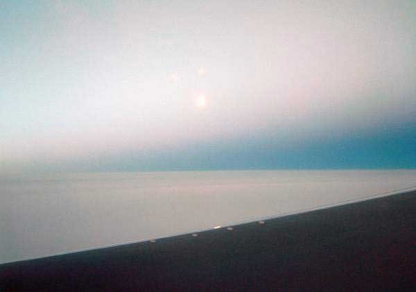 moon_from_airplane_window_1